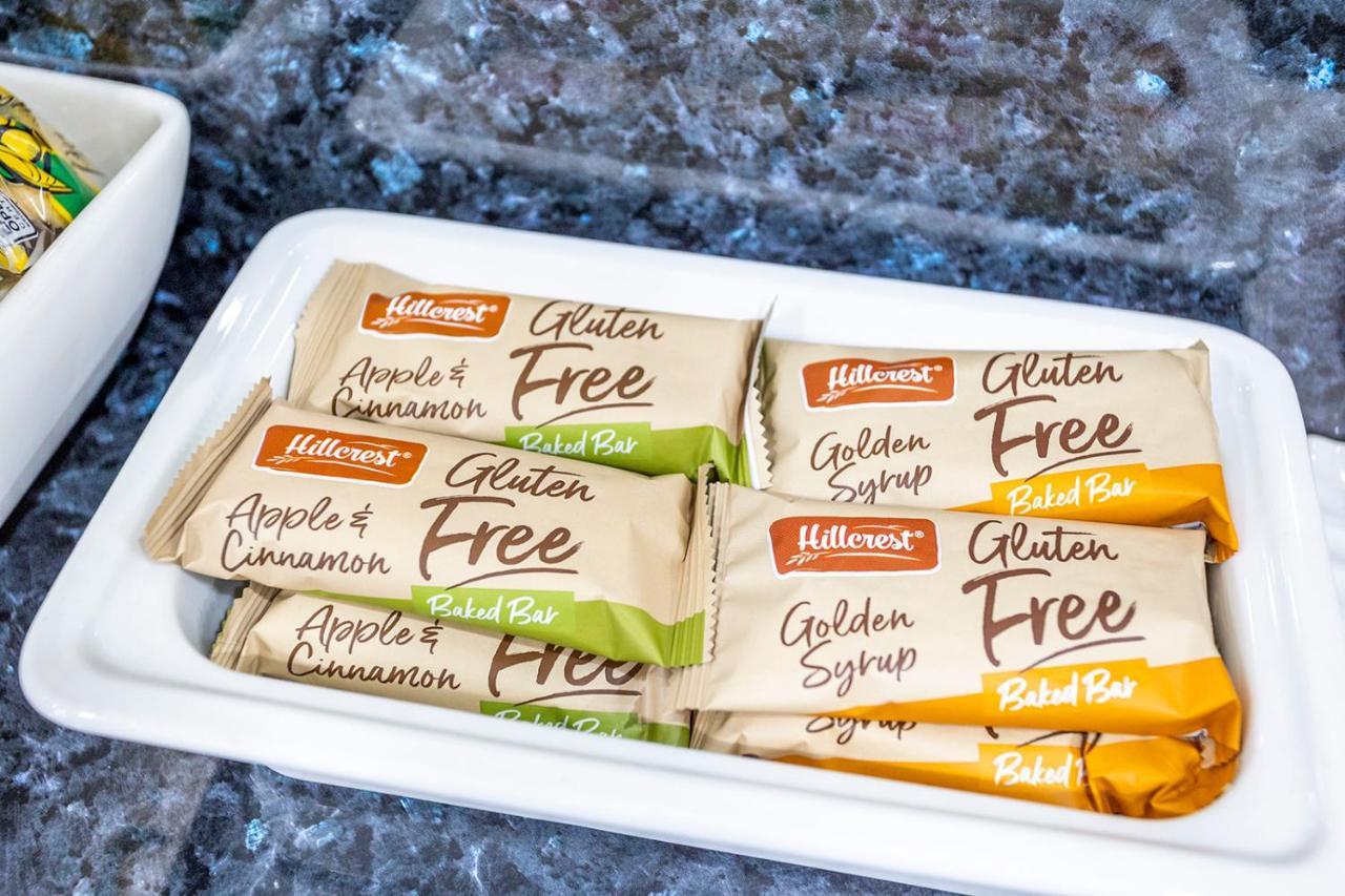 Hawkesbury Race Club Motel Windsor Bagian luar foto Gluten-free bars